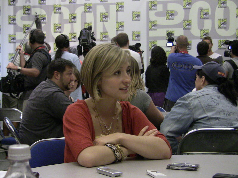 Woman at Comic-Con panel