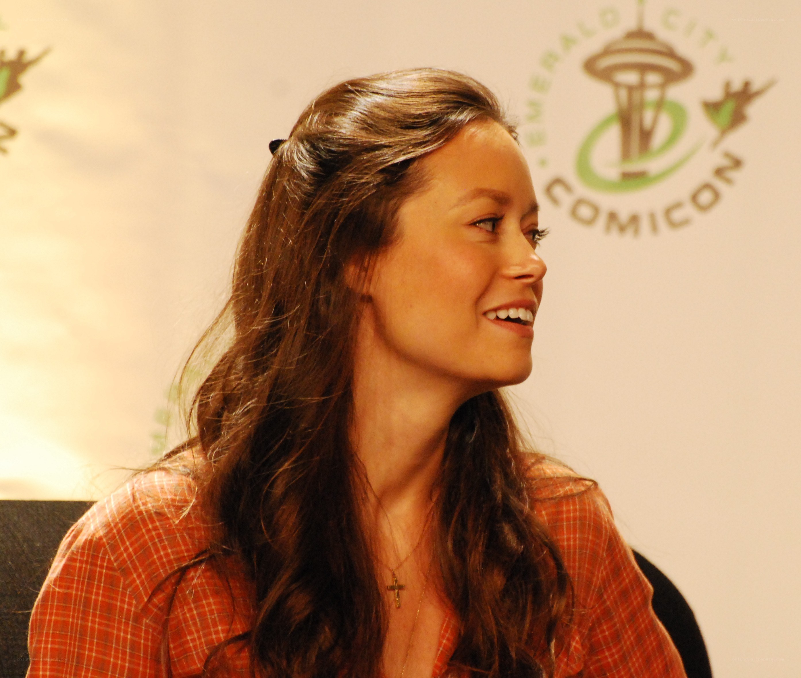 woman at comicon event