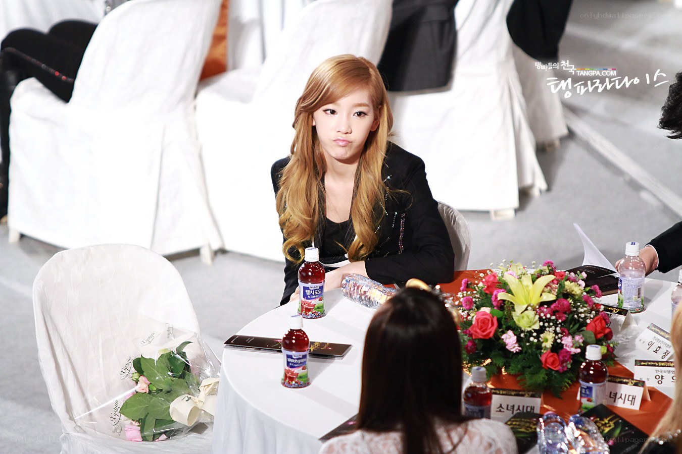 woman at event table