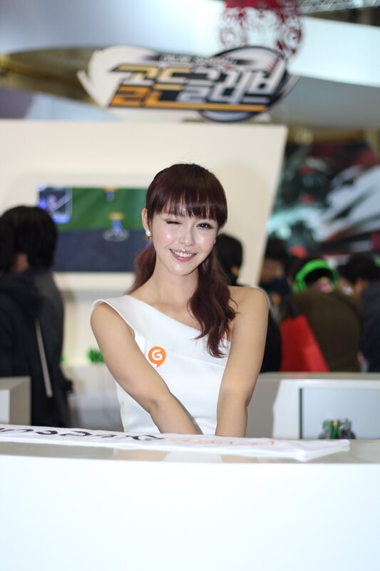 woman at gaming event booth