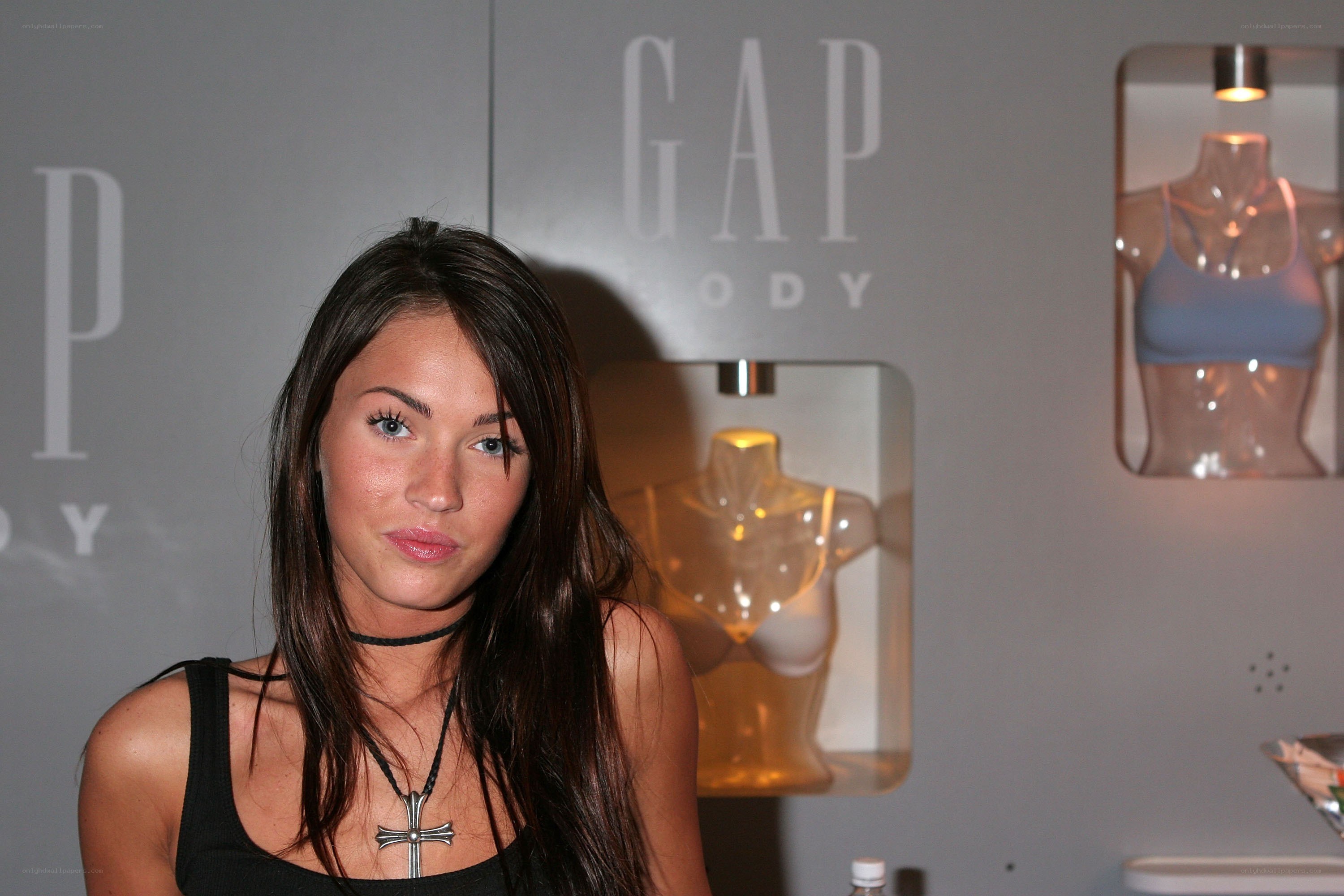 Woman at Gap Body event