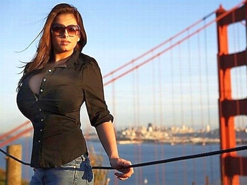Woman at Golden Gate Bridge