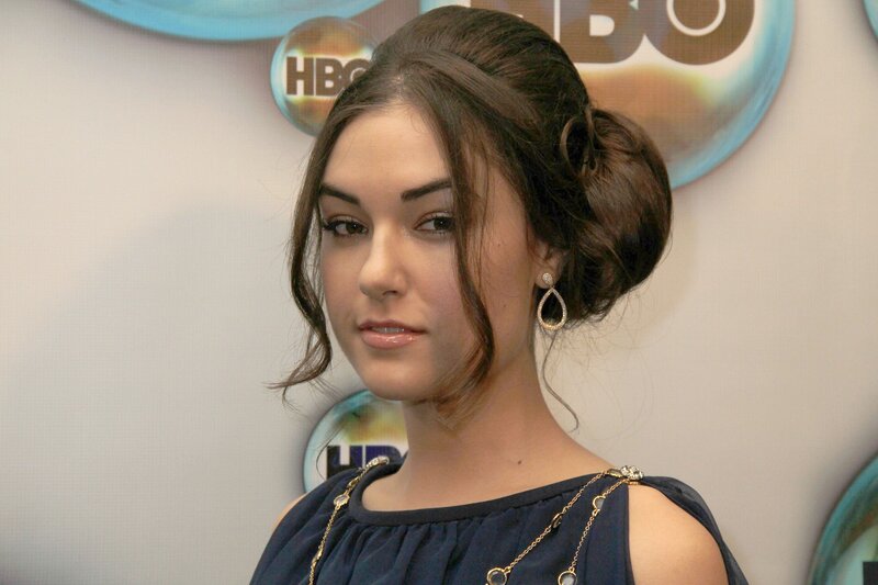 woman at hbo event