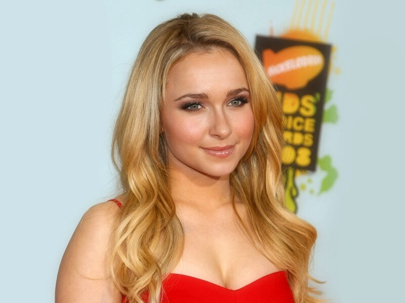 woman at kids' choice awards