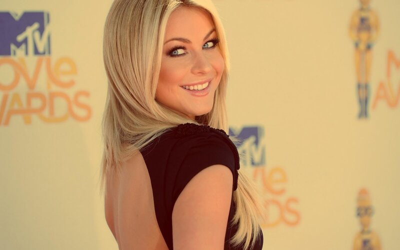 woman at mtv movie awards