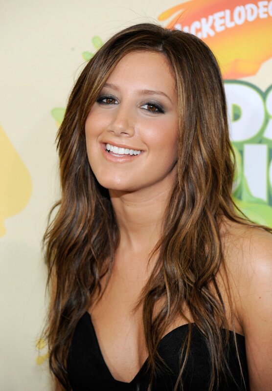 woman at nickelodeon event