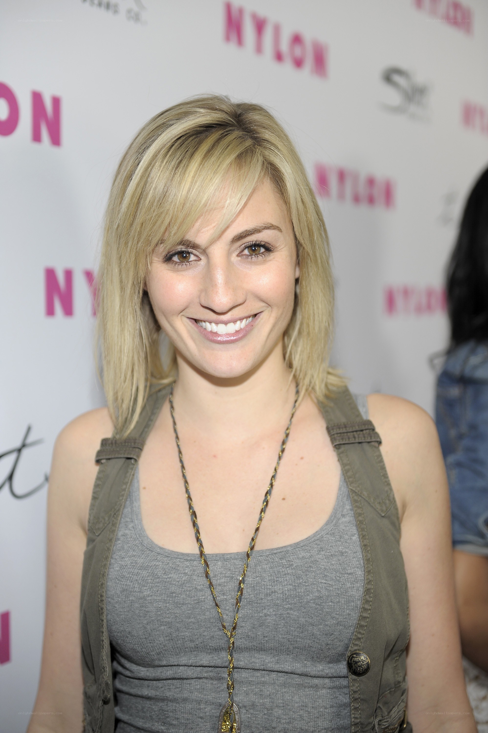 woman at nylon event