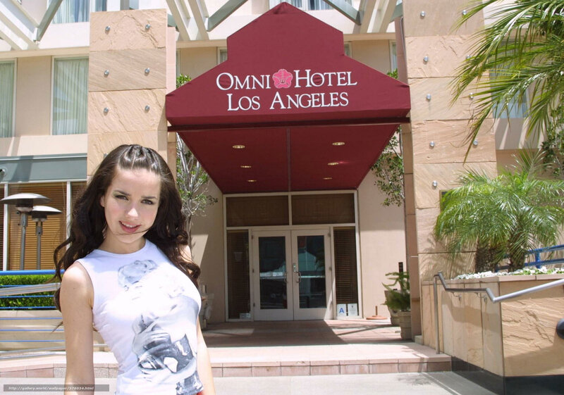 woman at omni hotel los angeles