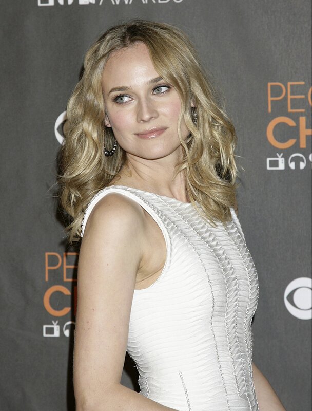 woman at people's choice awards