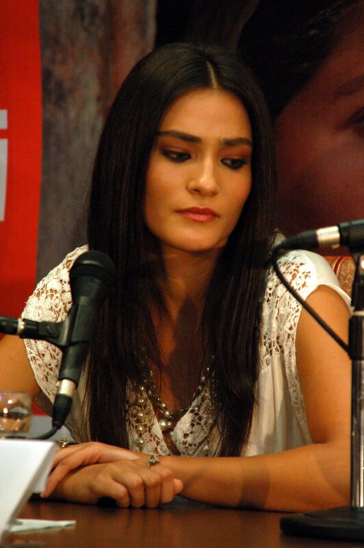 woman at press conference