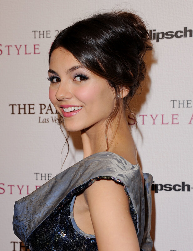 woman at style event