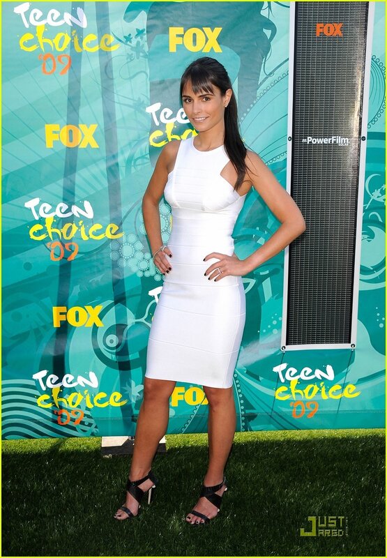 woman at teen choice awards