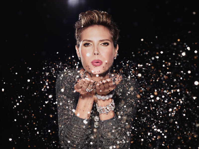 Woman Blowing Confetti — Black