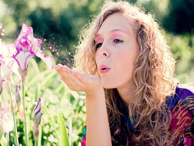 Woman Blowing Kiss — Purple