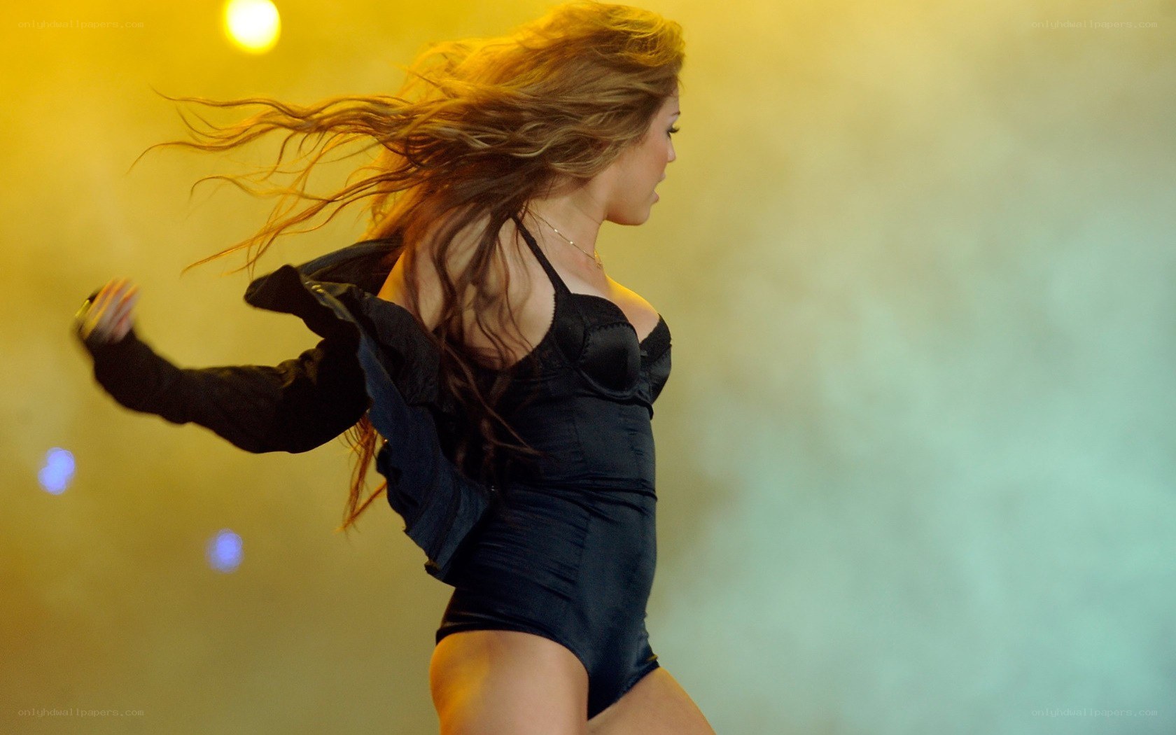 woman dancing on stage