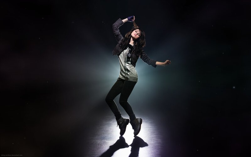 woman dancing on stage