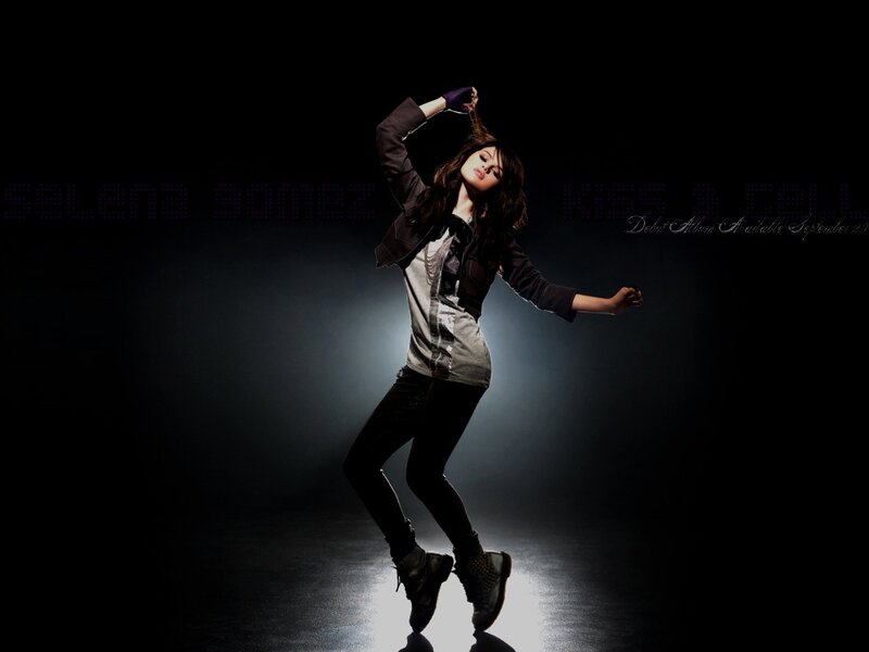 Woman Dancing on Stage — Black