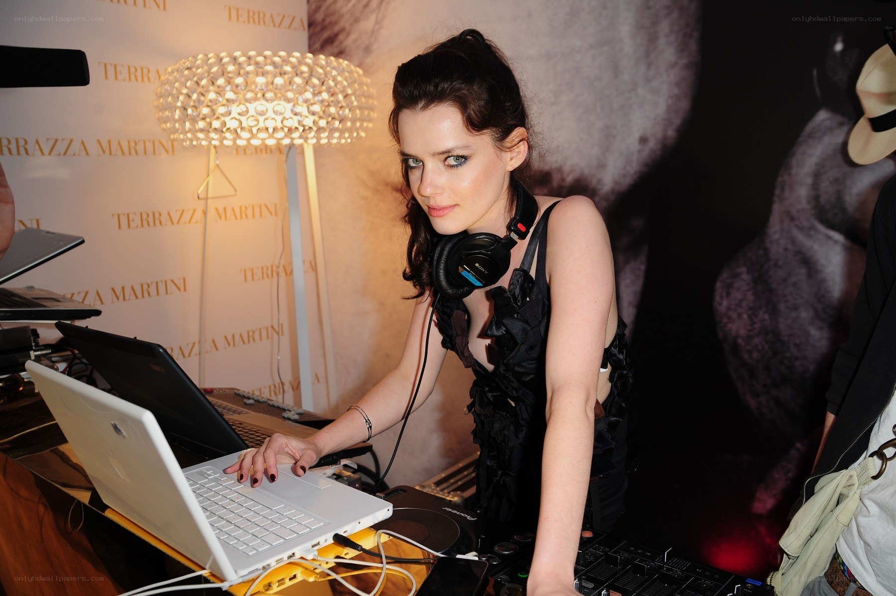 woman djing at event