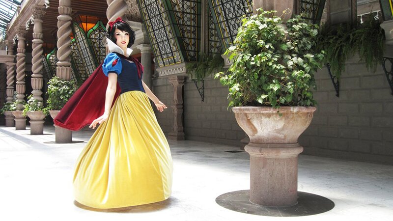 woman dressed as snow white