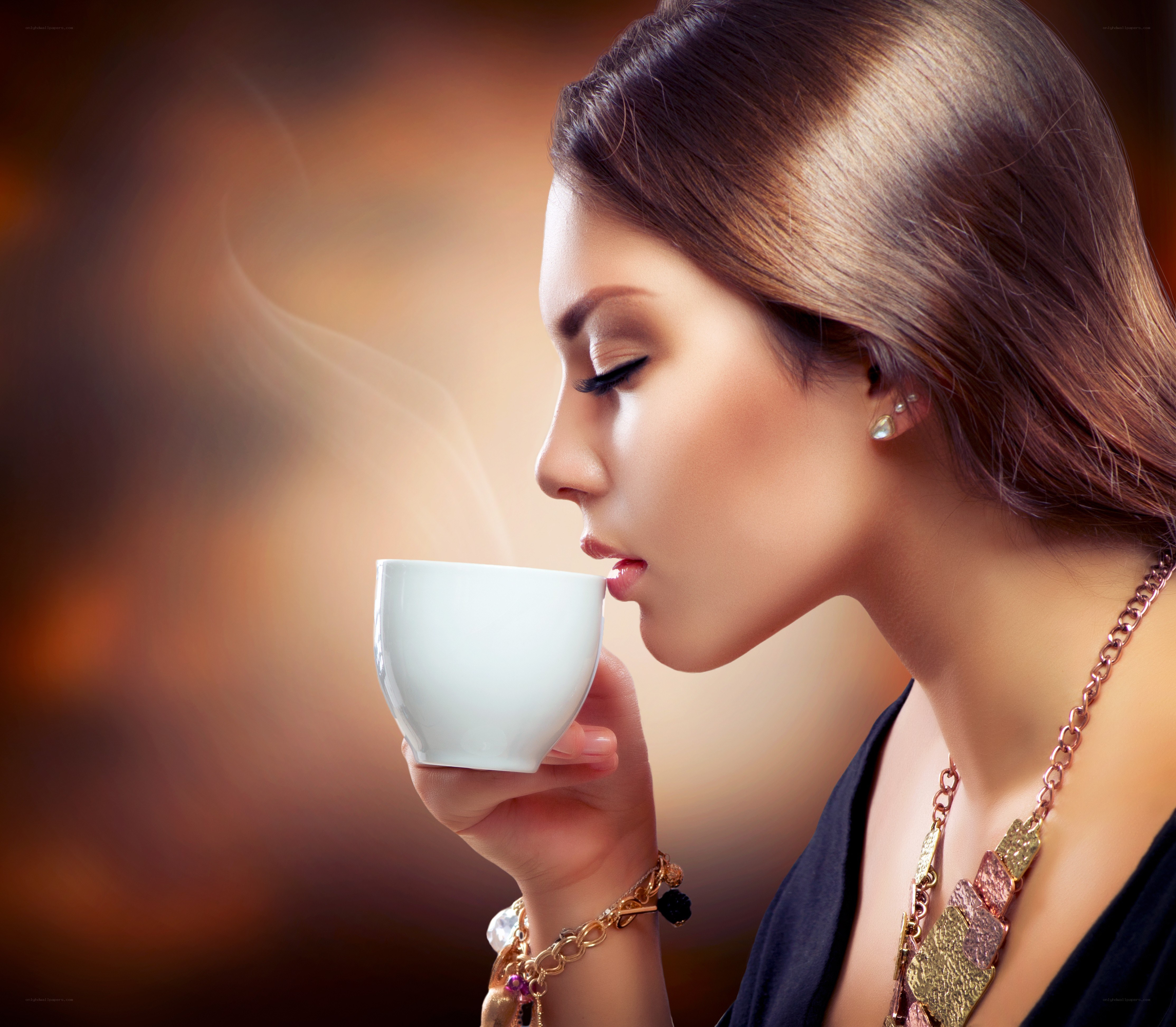 woman drinking coffee