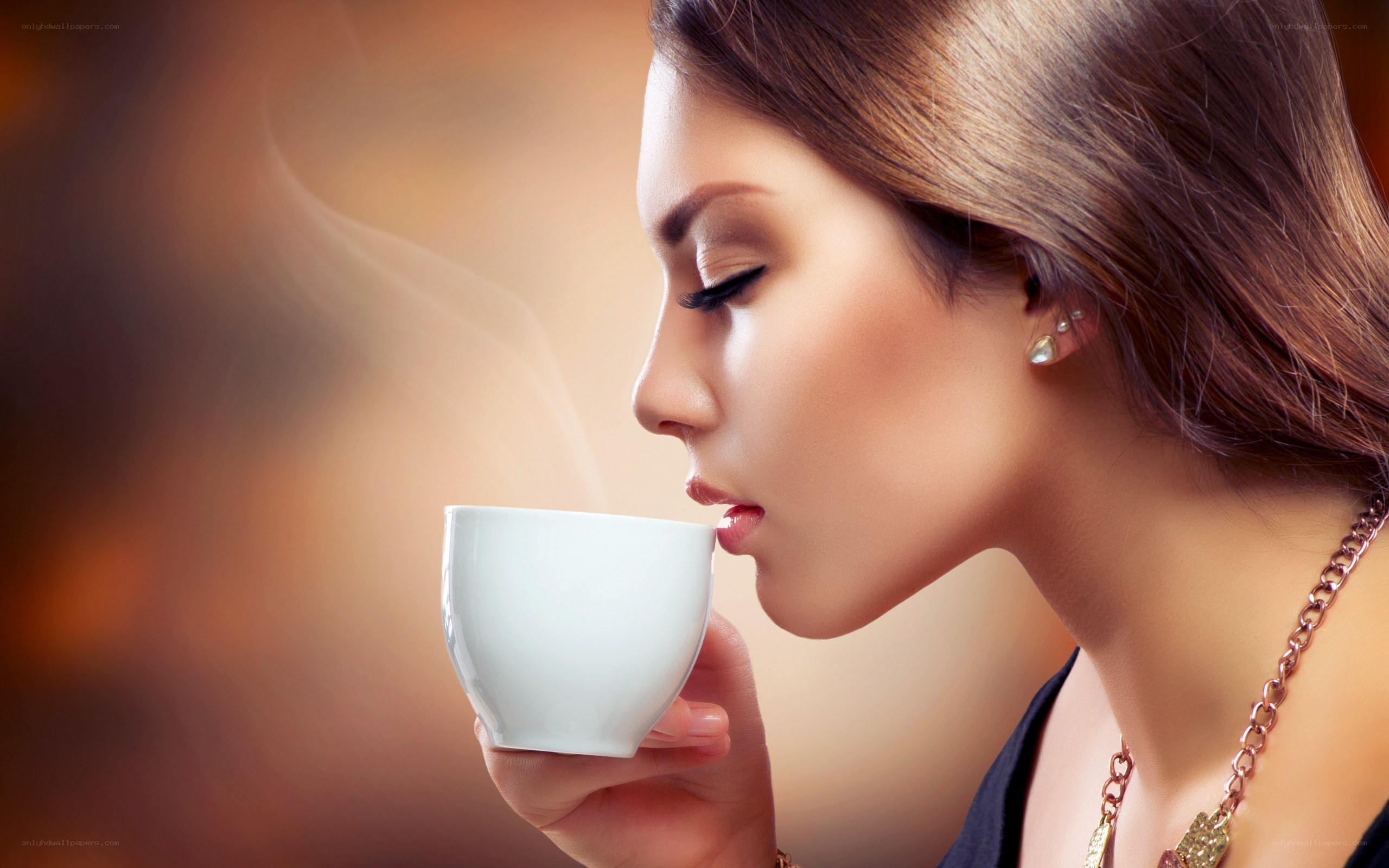 woman drinking coffee