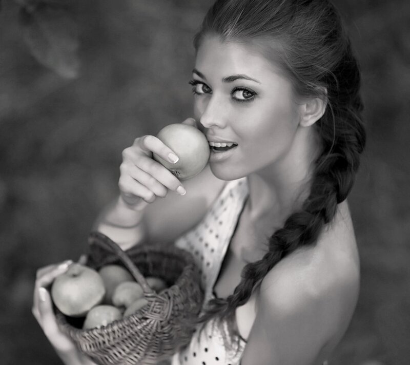 Woman Eating Apple — Black, Calm