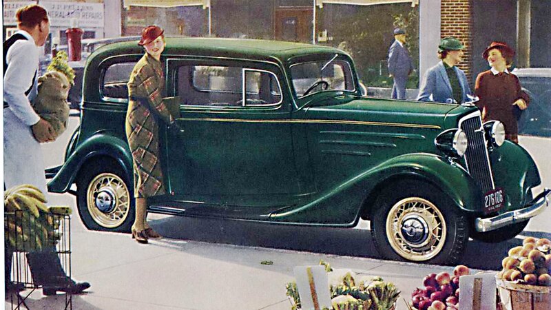Woman Exiting Green Car — Calm