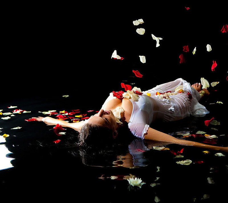 Woman Floating in Water — Black