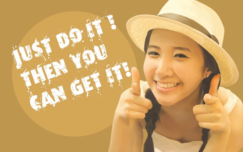 woman giving thumbs up