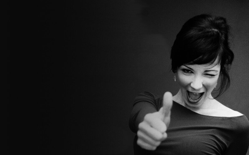 woman giving thumbs up
