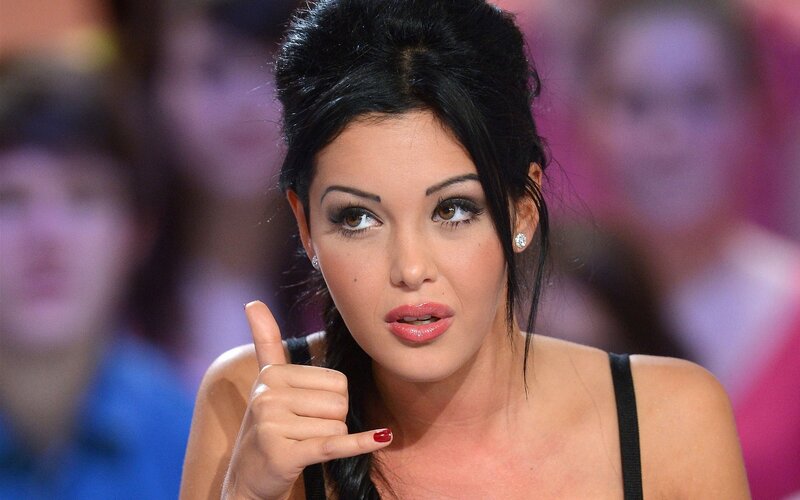 Woman Giving Thumbs-up — Black, Engaged