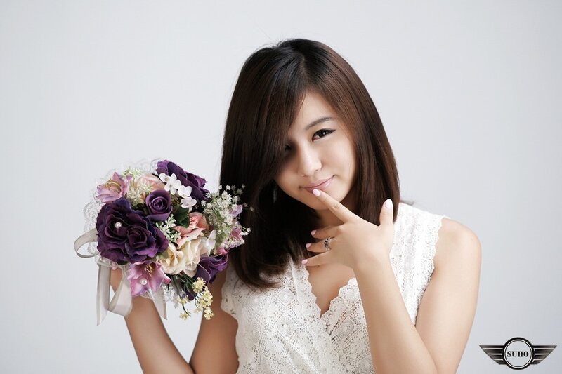 woman holding a bouquet