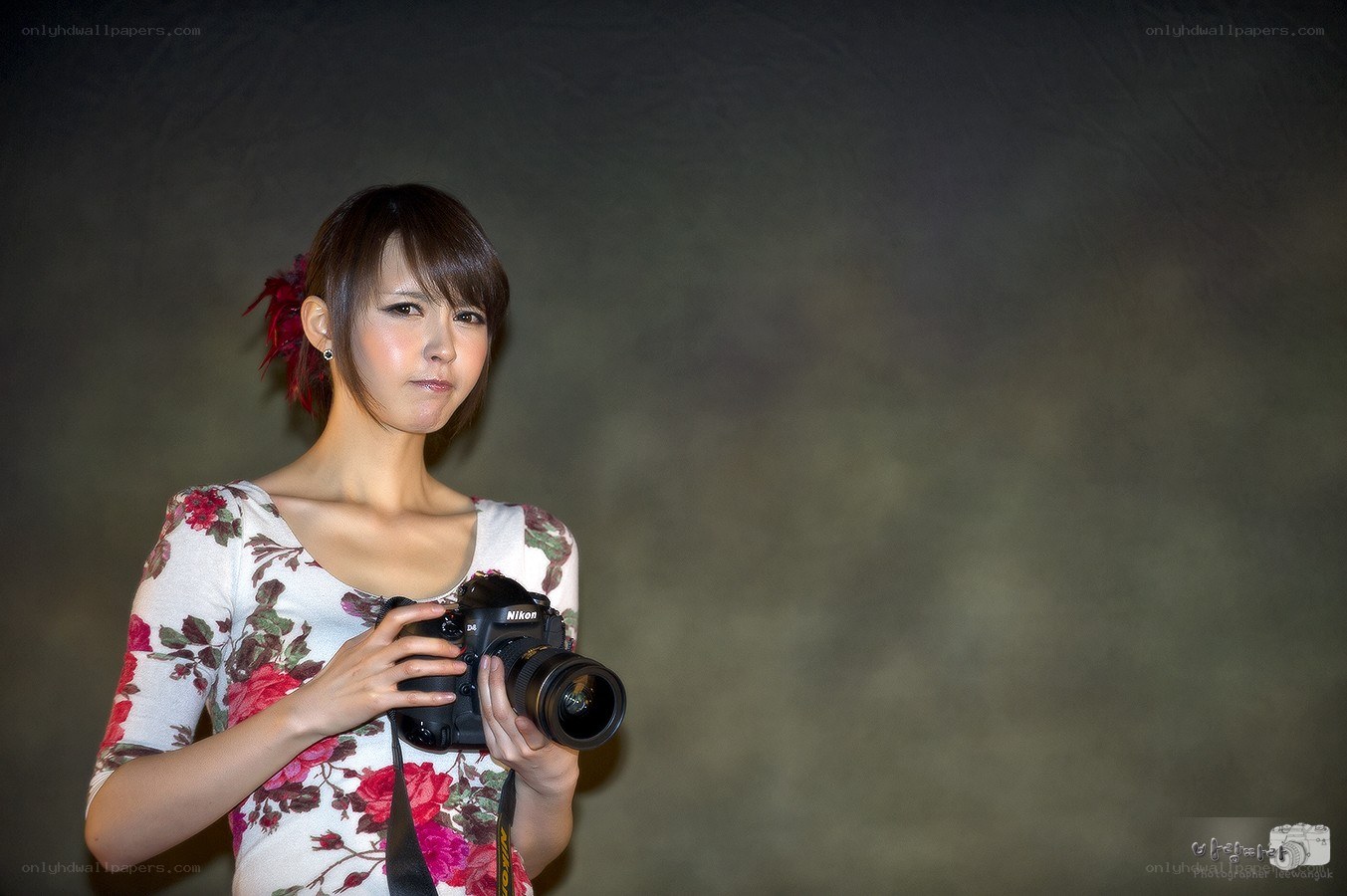 Woman holding a camera