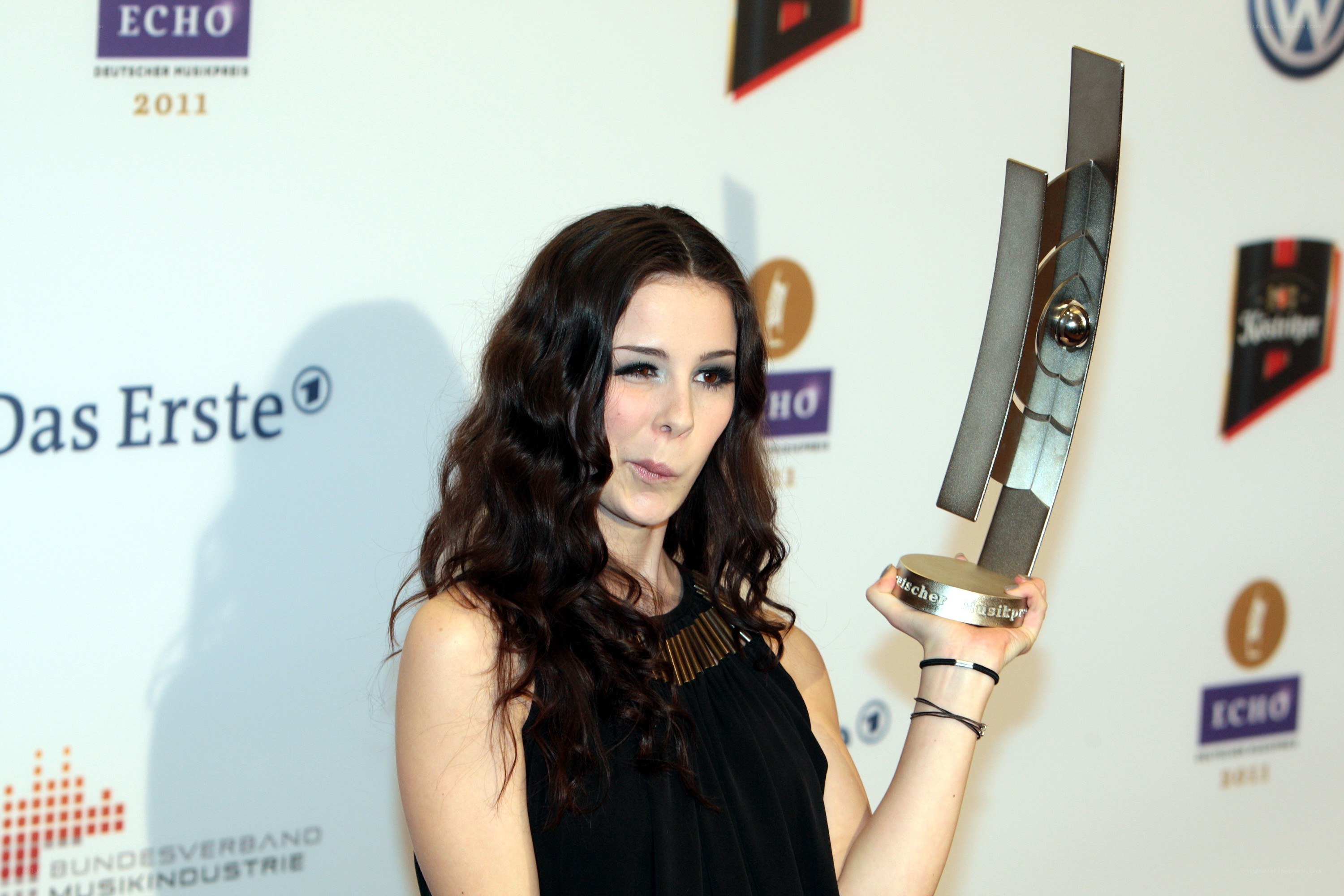woman holding echo award