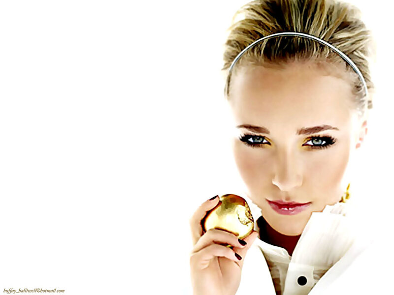 woman holding golden apple