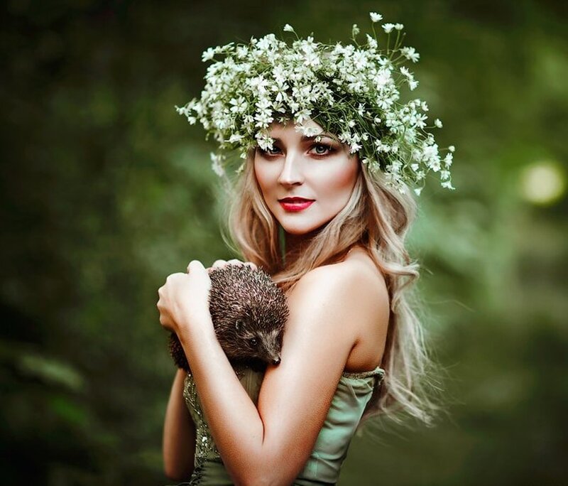 Woman Holding Hedgehog — Green