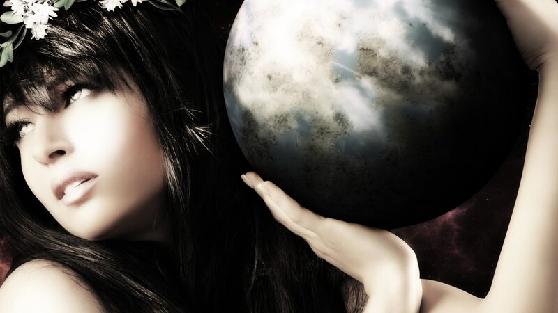 Woman Holding Planet — Black