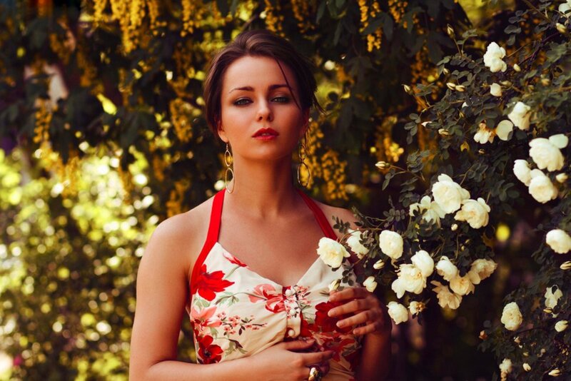 Woman Holding White Roses — Red