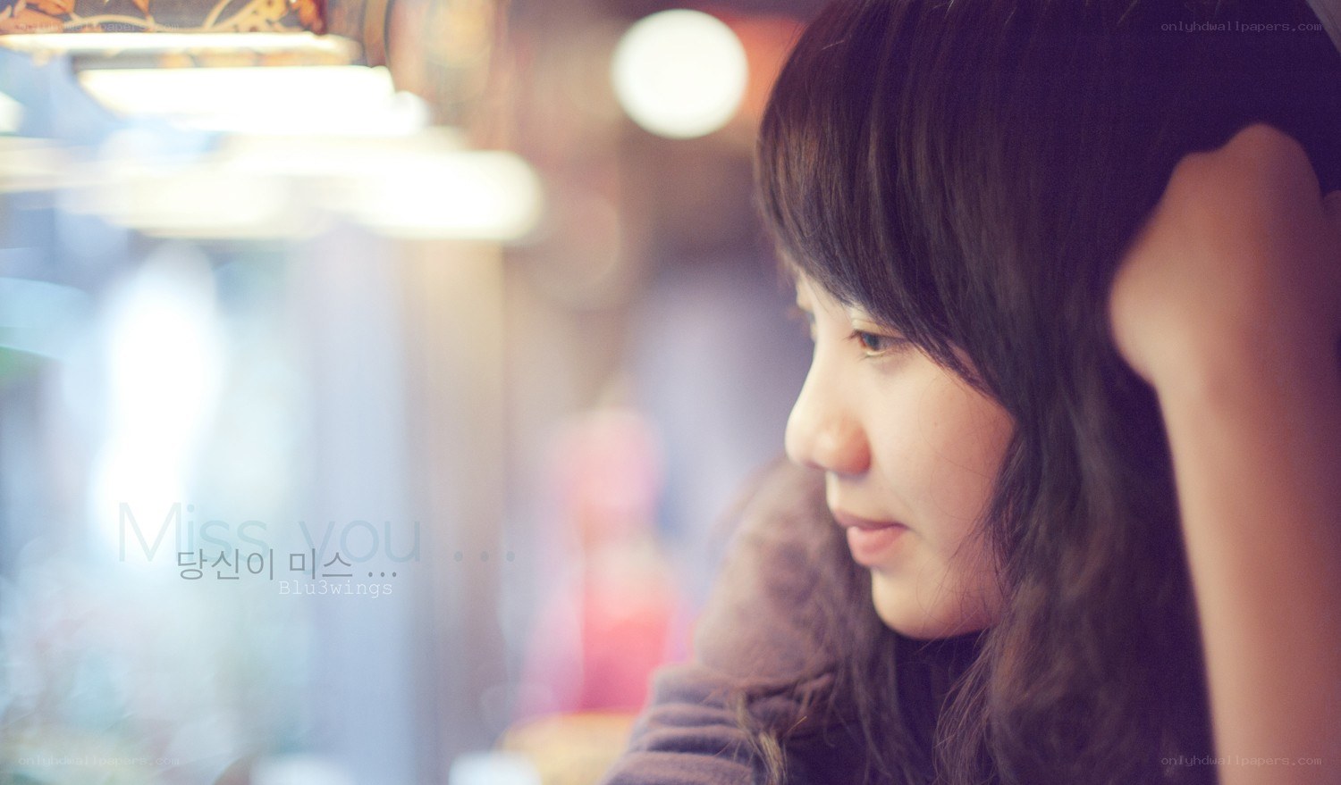 woman in a cafe