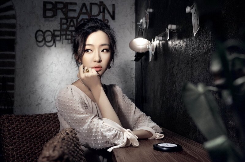 woman in a cafe setting