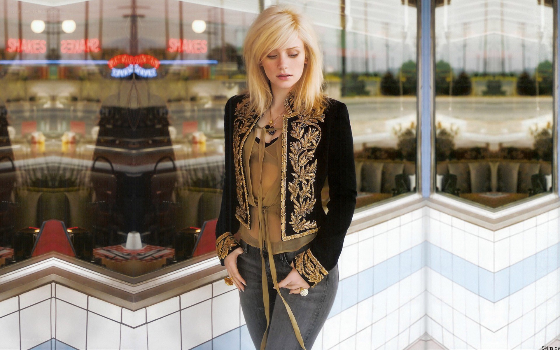 woman in a diner