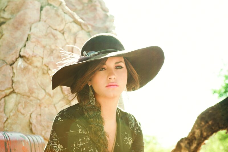 woman in a wide-brimmed hat
