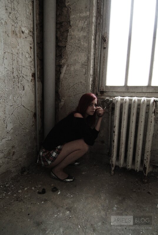 woman in abandoned room