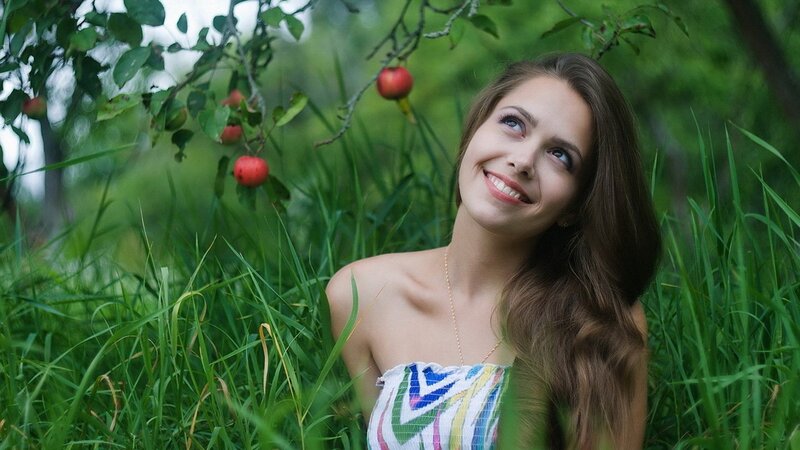 woman in apple orchard