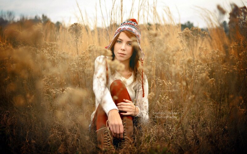 woman in autumn field