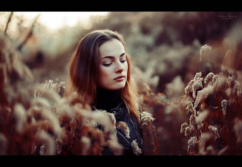 woman in autumn field
