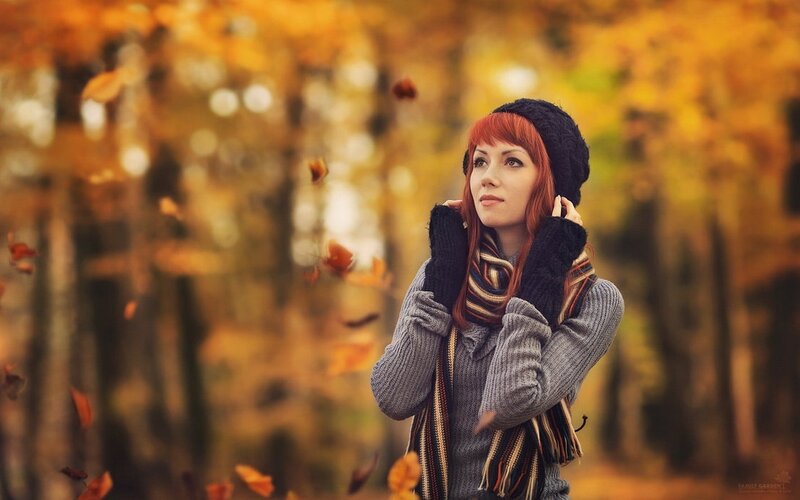 woman in autumn forest