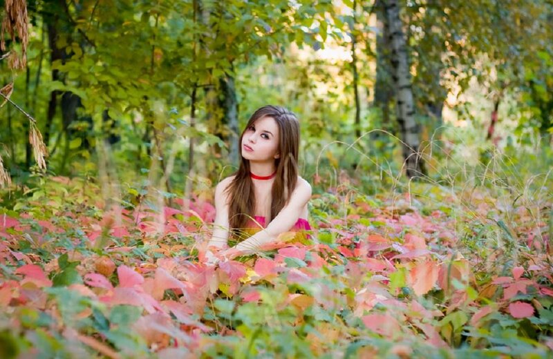 Woman in Autumn Forest — Green