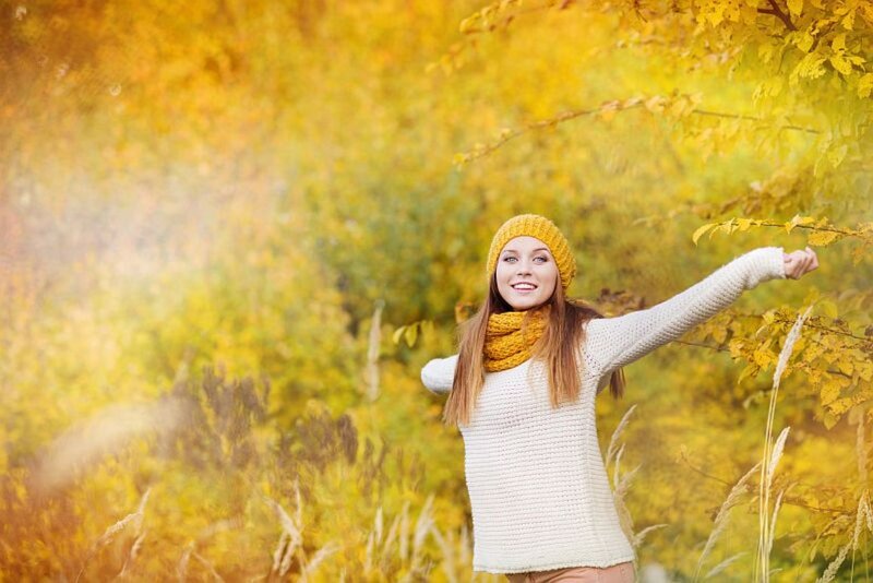 Woman in Autumn Sweater — Yellow