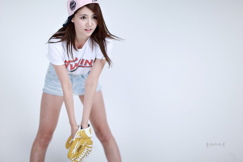 woman in baseball gear